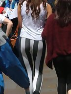 Hawt fat booty legal age teenagers in yoga pants!